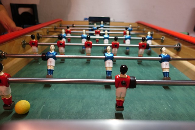 塞萨尔：齐沃为什么要换下博尼和泽林斯基？他俩明明表现最好